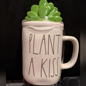 Rae Dunn Artisan "Plant A Kiss" Large Mug Succulent Coffee Cup 18 oz Sealed